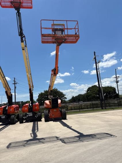 125’ Articulating Boom