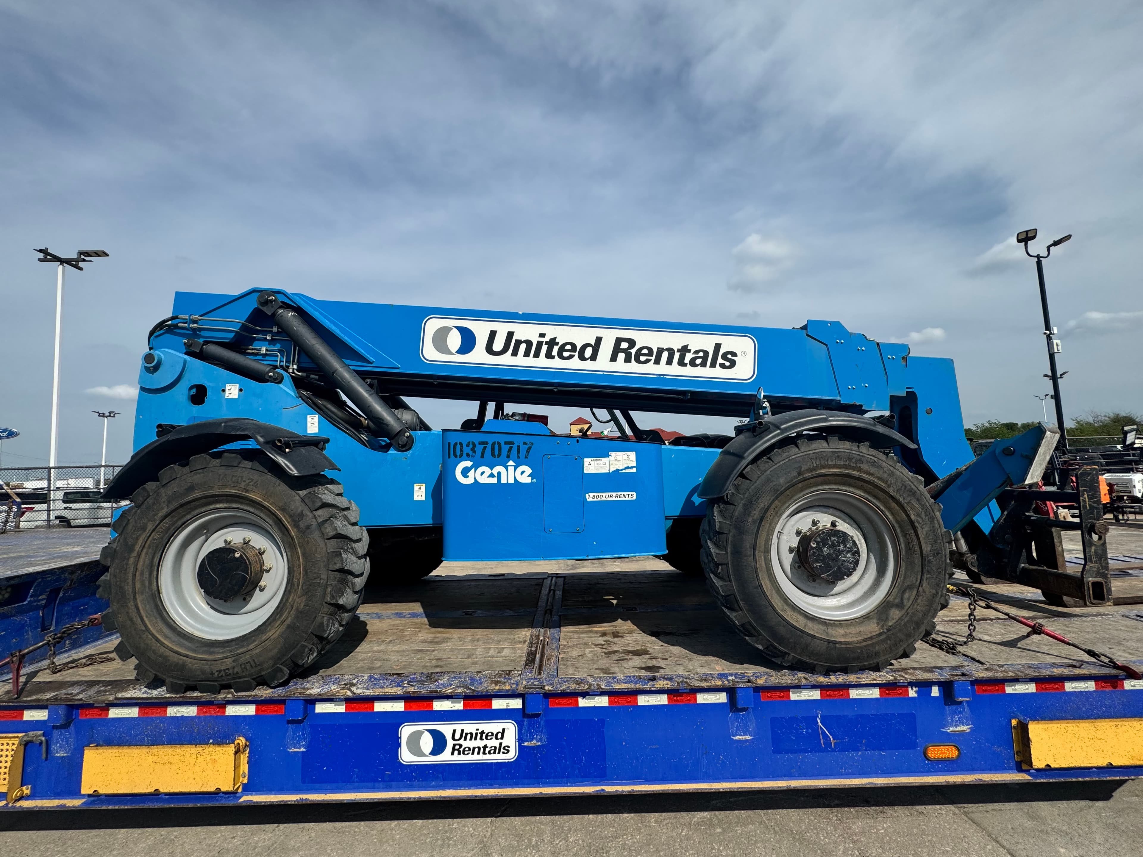 Variable Reach Forklift