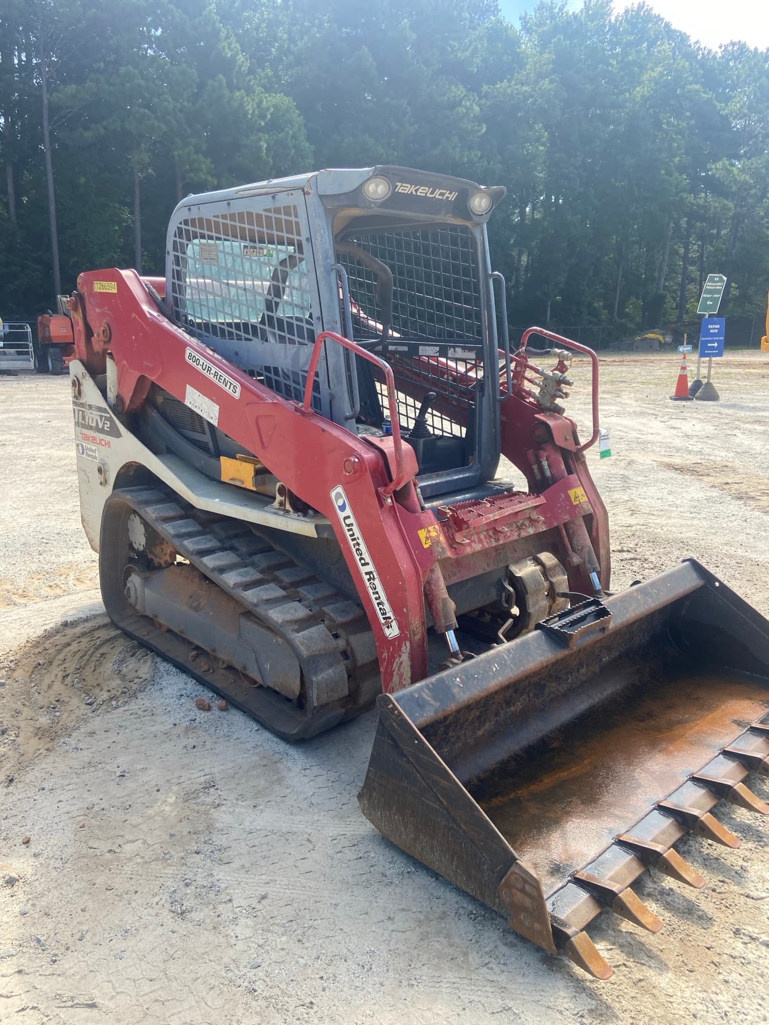 2021 Takeuchi TL10 skid steer