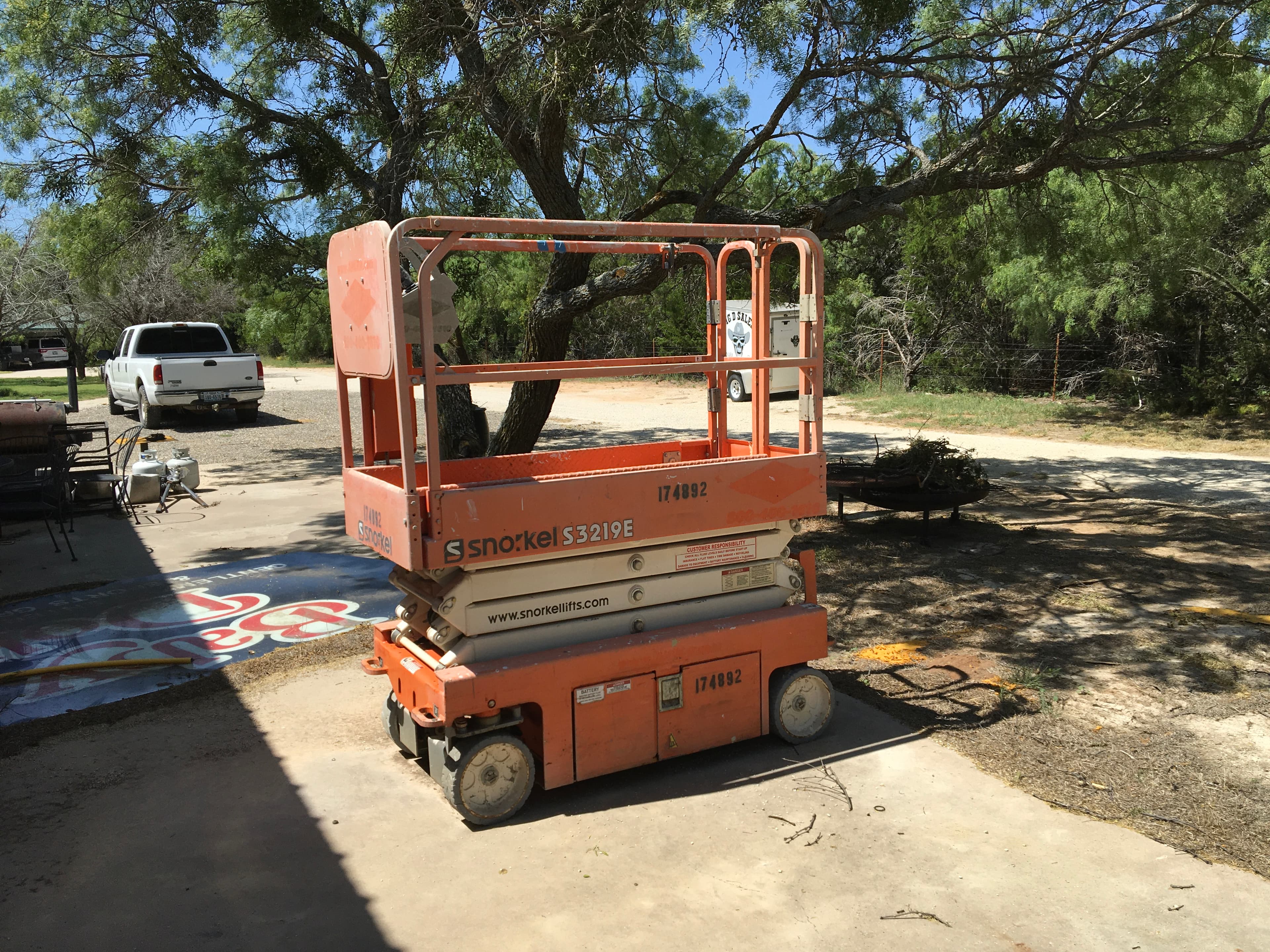 Snorkel S3219E scissor lift
