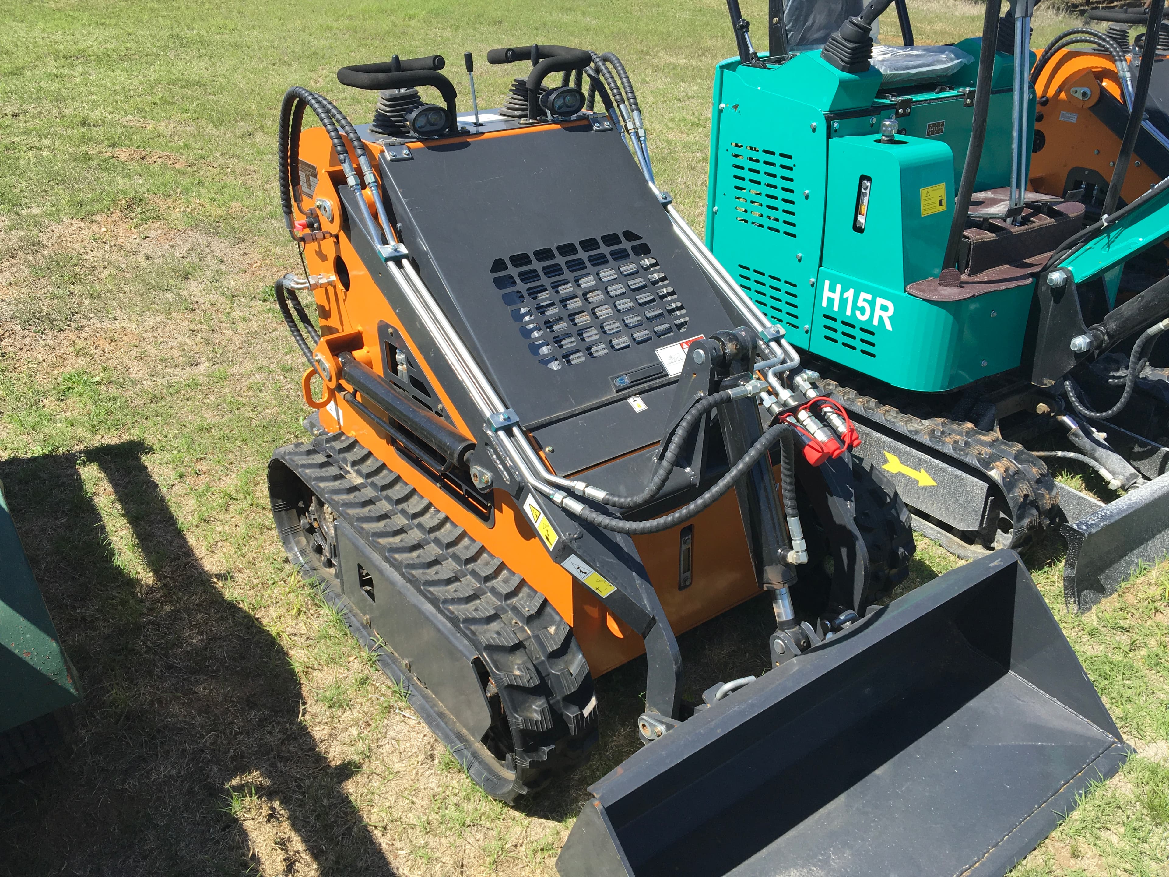2025 Landhonor lap me 380x1 mini skid steer