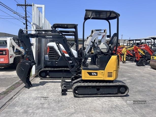 2017 DEERE 17G