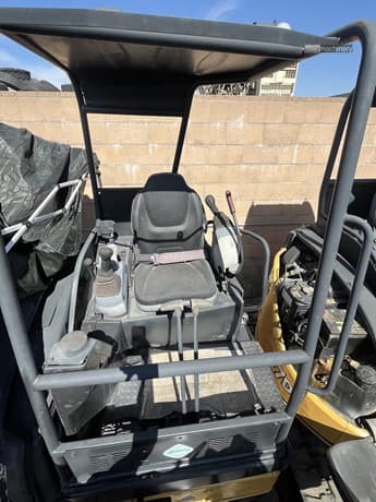 2014 DEERE 27D